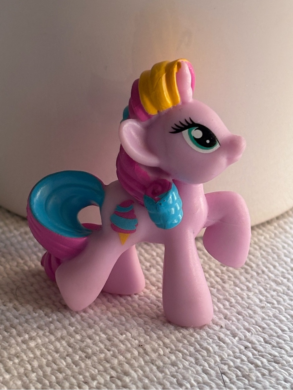 Hasbro My Little Pony G4 Series 1 blind bag Sweetie Swirl 2” figure.
